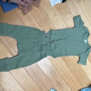 Kate Quinn EUC OUTFIT